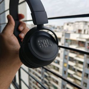 JBL 460BT 🎧 (Not 450 ) Smells Brand New