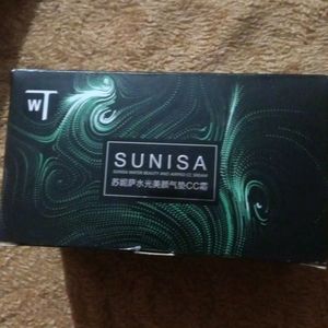 Sunisa Foundation With Mashrom Head Beauty Blender