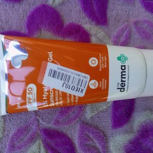 The Derma Co 2 % Hyaluronic Acid Sunscreen Aquagel