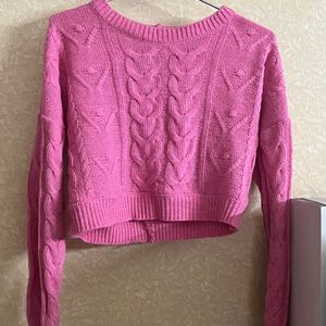 A VERY GOOD HOT PINK CROP SWEATER