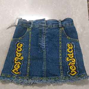 Denim skirt for 4 to 6 year girls