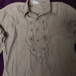 Vintage Embroidered Kurta - Delicate Floral Detail