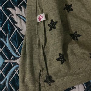 Green Color Star Print T Shirt Best Condition