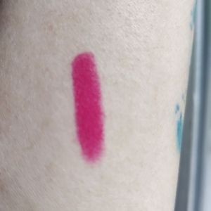 Faces Canada New Lip Crayon  DASH OF PINK