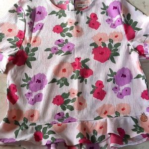 New Pink Floral Chiffon Top (Just Bought This Month) Last Selling Price Rs450 Because I Have Bought It In Rs1059 And Only Wore Once So This Is Like New Only