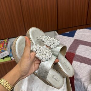 Women Metro Silver Wedges With Pearl Work