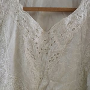 Beautiful Top With Nice Lace Detailing