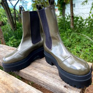 H&M Chelsea Boots