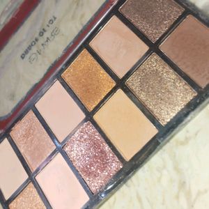 Pigmentation Eye Shadow Palette