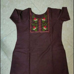 Beautiful Embroidery On Kurti