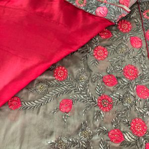 Grey&Pink Embroided Saree&Blouse(Women’s)