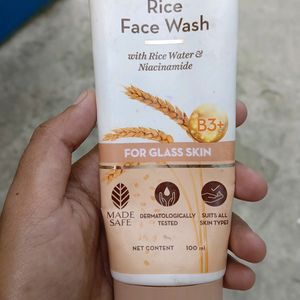 Mamaeth Rice Face Wash
