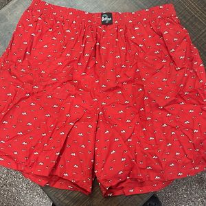 mens shorts very strechable(not used even once)