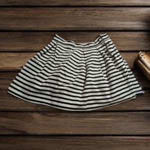 Mini Skirt With 14cm Lenth White And Black Colour