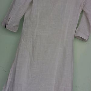 Cotton white kurthi with collar