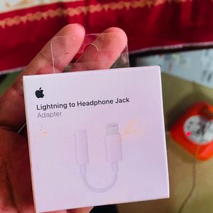 Original APPLE Lightning to Headphone Jack