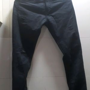 Skinny Pant Black Color