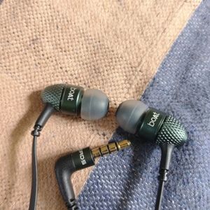 Boat Bassheads 220 High Original BASS Weird Earphone