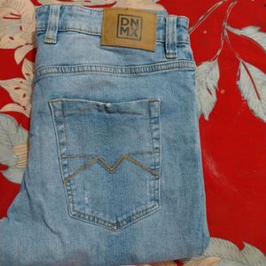 DNMX Tore Jeans Stylish Look