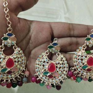 Shinning Earrings And Tikka Set