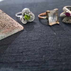 Used Finger Rings Set Of 4