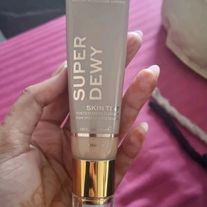 Super Dewy Skin Tint