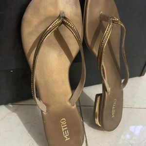 Gold Toned Solid Open Toe Flats