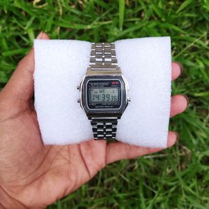 New Silver Vaintag Style Wrist Watch For Unisex