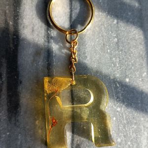 Rasin Keychain Letter "R"