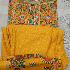 Kurta Pant Set With Dupatta