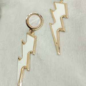 (₹99)Trendy Earrings