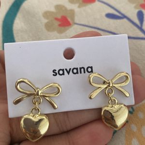 gold earrings