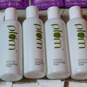 Plum 4 Pics Face Toner