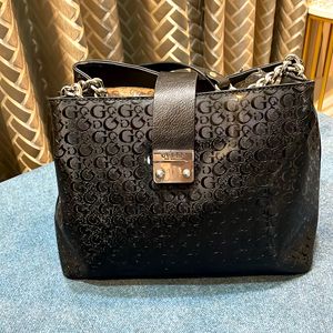 Steal Deal New Guess Handbag