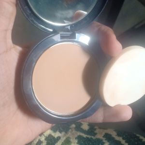 Compact Powder And Concealer Combo Offer