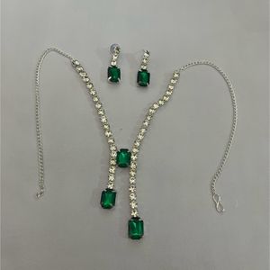 Fancy Light Weight Necklace With Earings