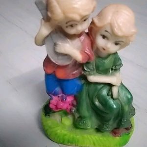 Poly Resin Couple Showpiece