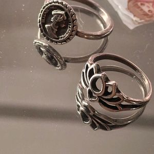 SET OF RINGS