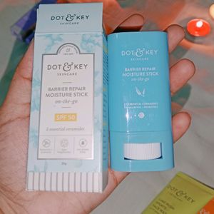 Dot & Key Berry Repair Moisturezer Stick Spf 50 😘