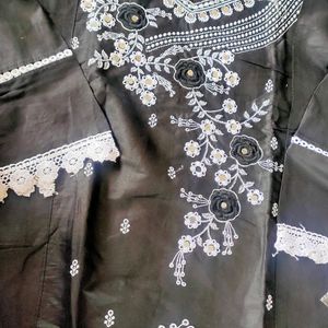 Dark embroidery Pakistani suit 🤍🖤