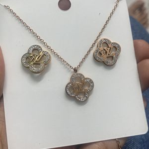 LV ANTITARNISH PENDANT SET