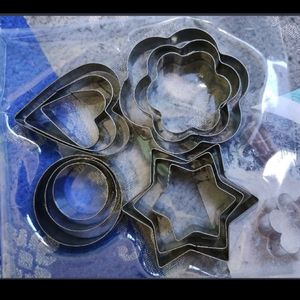 COOKIES CUTTER -8 PCS