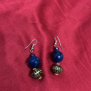 2 Pairs Of Ethnic Earrings