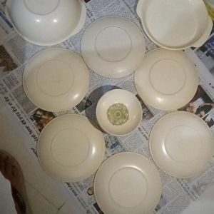 Small Plates Of Dinner Set and 7 Bowls,1 Dnga