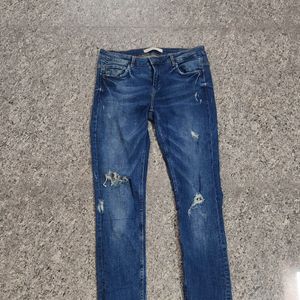 Zara Torn Jean