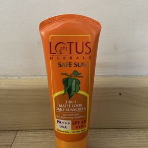 Lotus Herbal SPF 40 Sunscreen