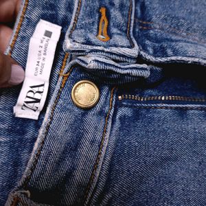 Zara Stresses Jeans