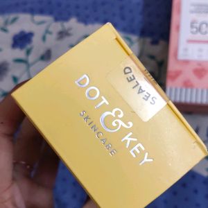 Dot & Key Vitamin C+ E Sunscreen Super Bright