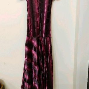 Boddy Fitted Fish Cut Soft Velvet Dress.