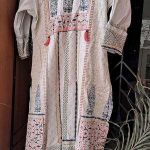 Stylish Off- White Printed Kurta